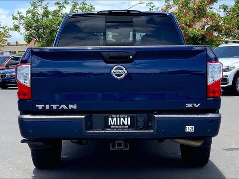 Used 2020 Nissan Titan SV w/ SV Convenience Package RWD image 4