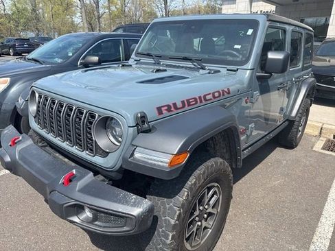 Used 2025 Jeep Wrangler Unlimited Rubicon image 4