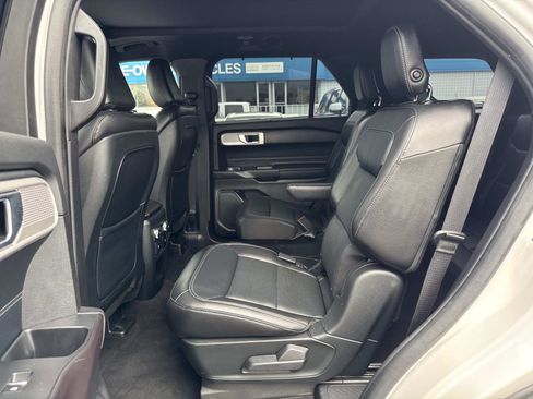 Used 2020 Ford Explorer Limited image 19