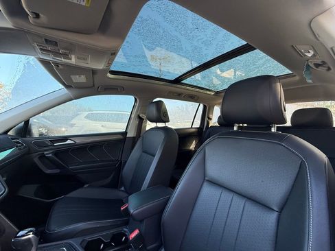 Used 2022 Volkswagen Tiguan SE image 20