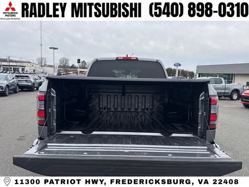 Used 2025 Nissan Frontier SV AWD/4WD image 14