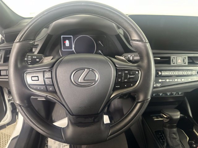 Used 2023 Lexus ES 300h Ultra Luxury FWD image 17