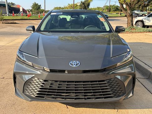 Used 2025 Toyota Camry LE FWD image 3