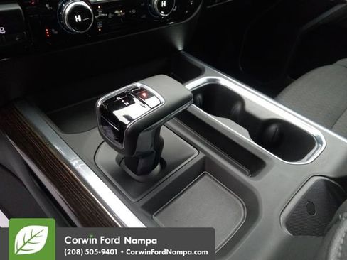 Used 2025 GMC Sierra 1500 Elevation image 18