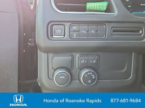 Used 2024 Chevrolet Tahoe LT RWD image 29