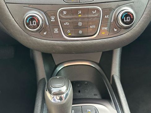 Used 2020 Chevrolet Malibu LT image 18