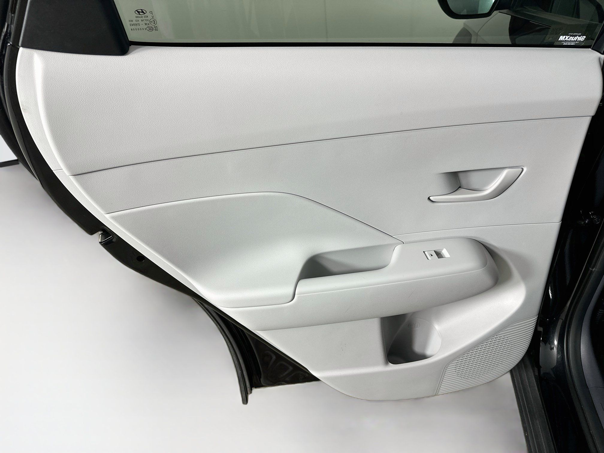 Used 2025 Hyundai Kona SEL FWD image 25