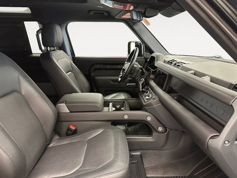 Used 2024 Land Rover Defender 90 X-Dynamic SE AWD/4WD image 15