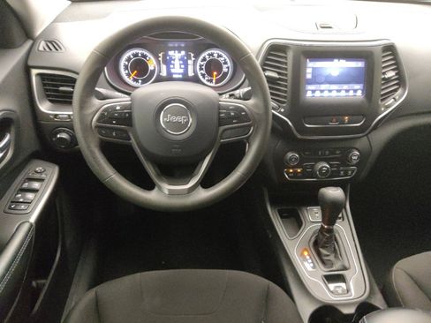 Used 2021 Jeep Cherokee Latitude FWD image 22