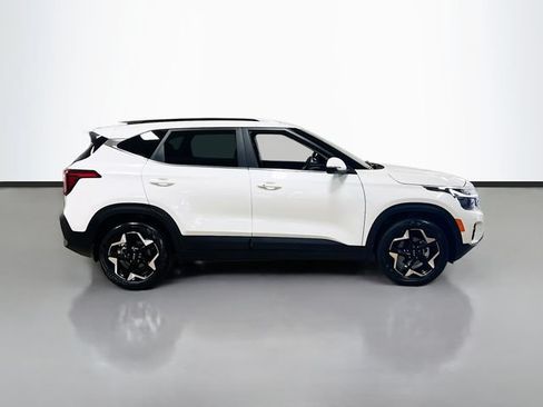Certified 2025 Kia Seltos EX FWD image 8