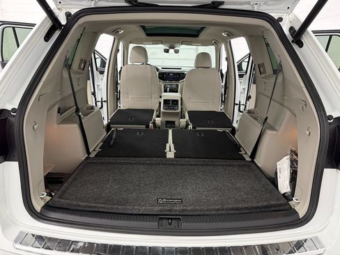 Used 2023 Volkswagen Atlas SEL R-Line AWD/4WD image 34