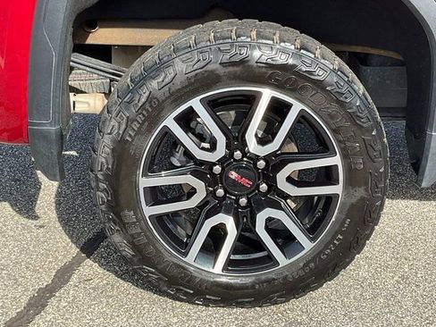 Used 2025 GMC Sierra 1500 AT4 w/ Technology Package image 25