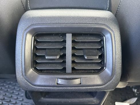 Used 2023 Volkswagen Taos SE w/ Black Wheel Package FWD image 19