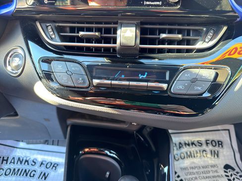 Used 2021 Toyota C-HR XLE image 18