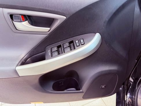 Used 2015 Toyota Prius Four image 18