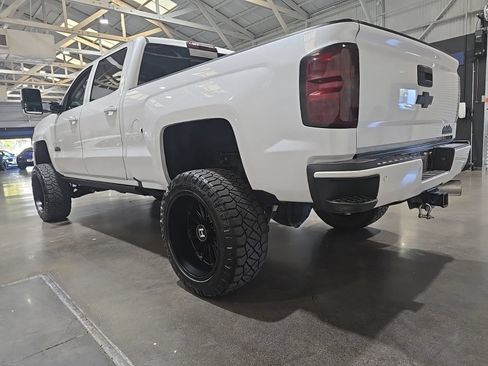 Used 2019 Chevrolet Silverado 2500 High Country w/ Duramax Plus Package AWD/4WD image 11