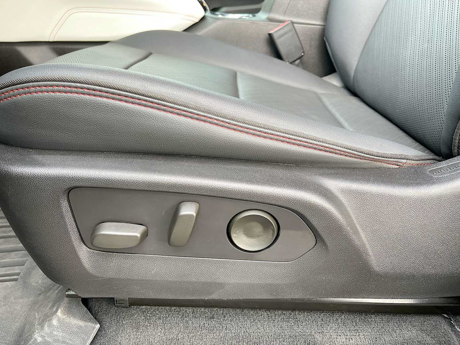 Used 2024 GMC Canyon AT4X w/ AT4X AEV Edition AWD/4WD image 15