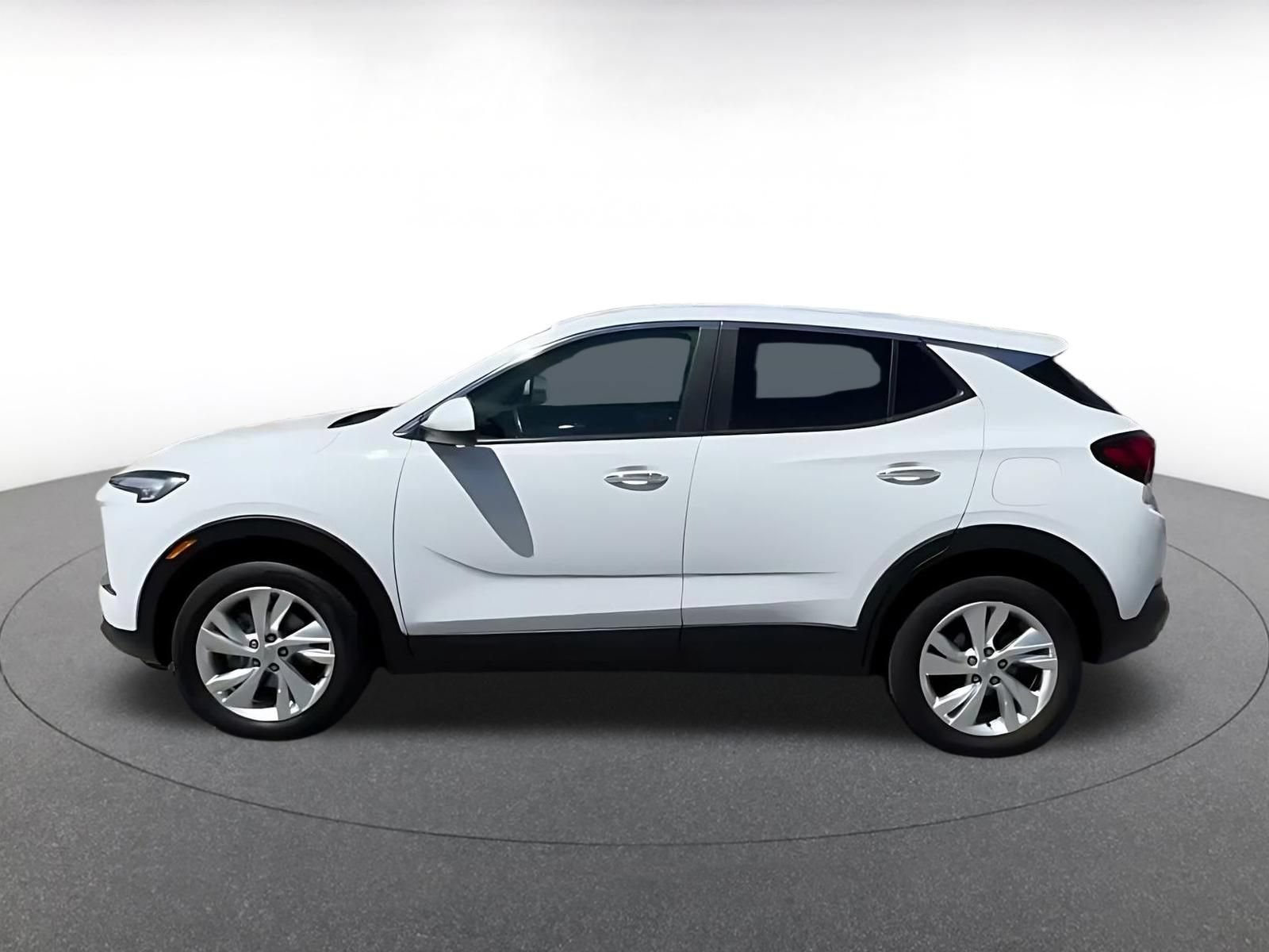 Used 2025 Buick Encore GX Preferred AWD/4WD image 8