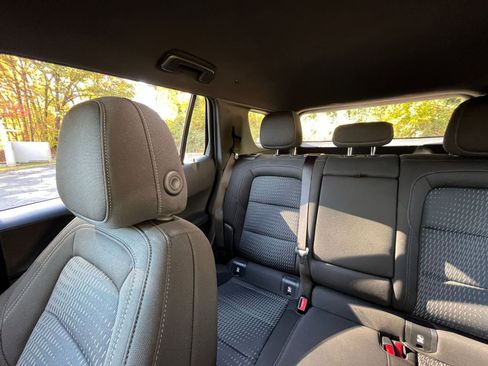 Used 2025 Chevrolet Equinox LT image 35