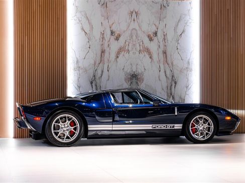 Used 2006 Ford GT RWD image 4