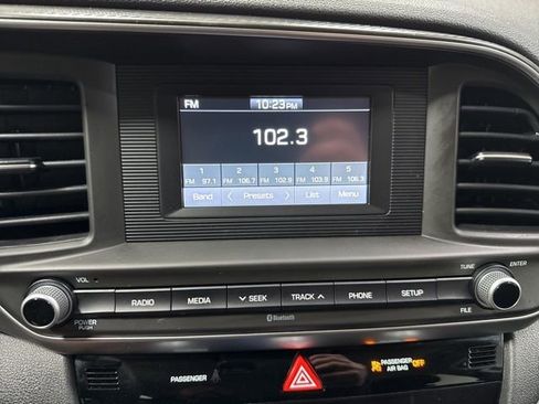 Used 2020 Hyundai Elantra SE w/ Cargo Package (C1) image 16