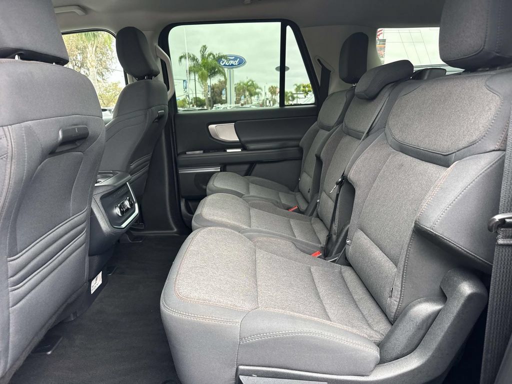 Certified 2025 Ford Expedition Max Active AWD/4WD image 11