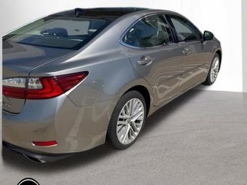 Used 2018 Lexus ES 350 w/ Luxury Package w/Wood Trim FWD image 5