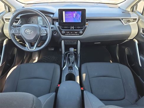 Used 2023 Toyota Corolla Cross LE image 16