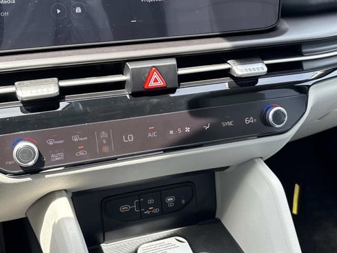 New 2026 Kia Sportage EX FWD image 25