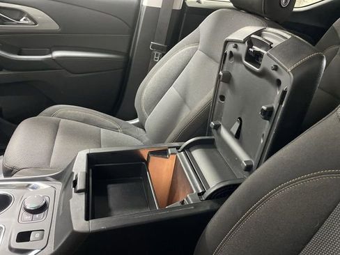 Used 2020 Chevrolet Traverse LT image 21