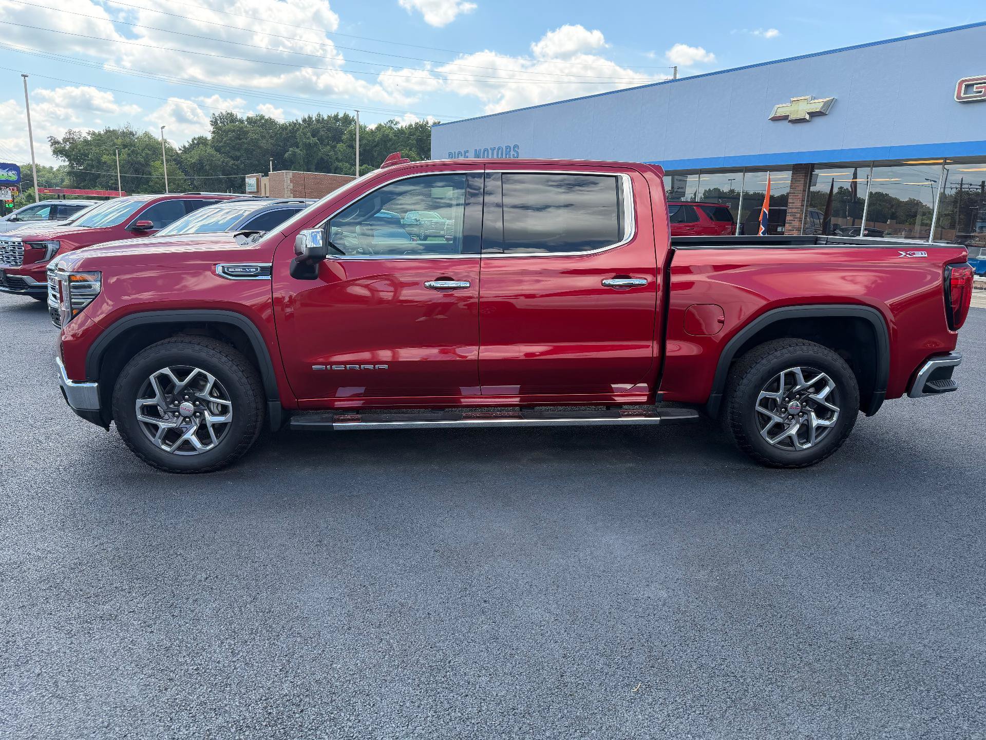 Used 2023 GMC Sierra 1500 SLT w/ SLT Premium Plus Package AWD/4WD image 2