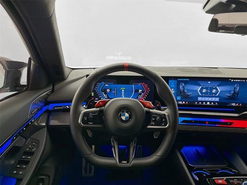 Used 2025 BMW M5 w/ Carbon Package image 22