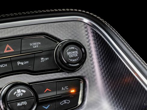 Used 2018 Dodge Challenger SRT Hellcat RWD image 77