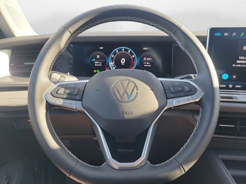 New 2026 Volkswagen Tiguan SE FWD image 10