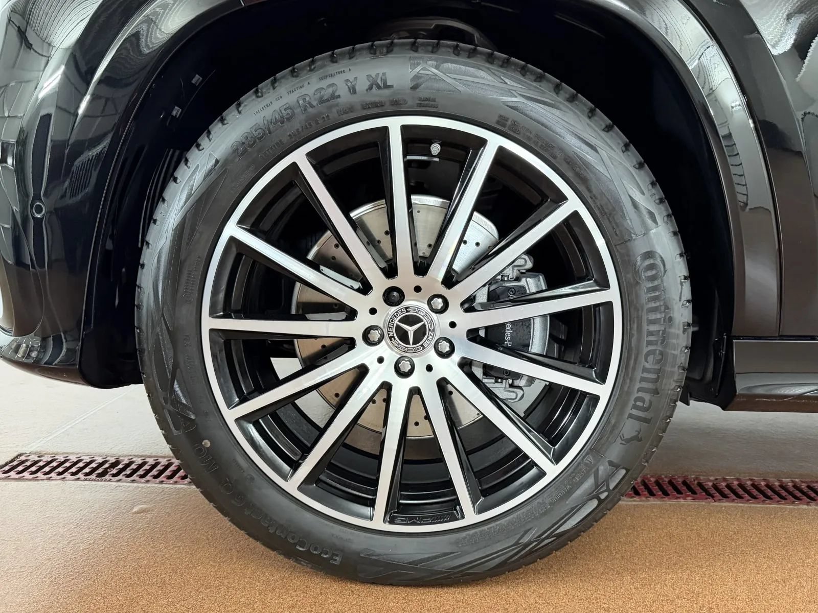 Used 2025 Mercedes-Benz GLS 450 4MATIC image 8