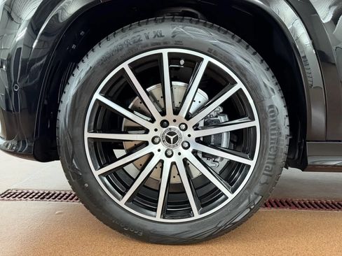 Used 2025 Mercedes-Benz GLS 450 4MATIC image 8