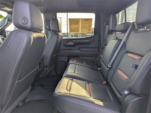 Used 2024 GMC Sierra 1500 AT4 w/ Technology Package image 15