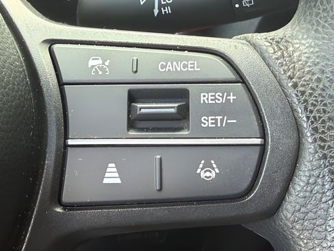 Used 2024 Honda CR-V LX image 18