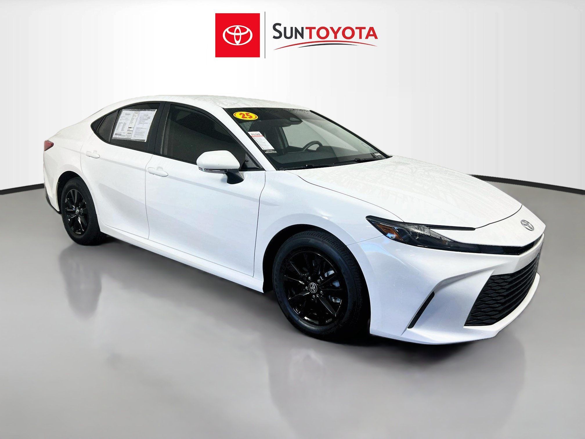 Used 2025 Toyota Camry LE FWD image 1