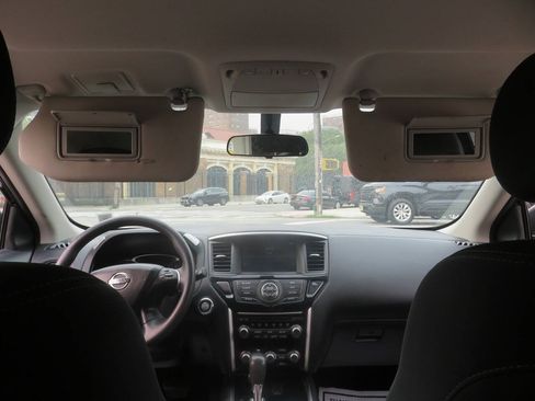 Used 2018 Nissan Pathfinder 4WD image 13