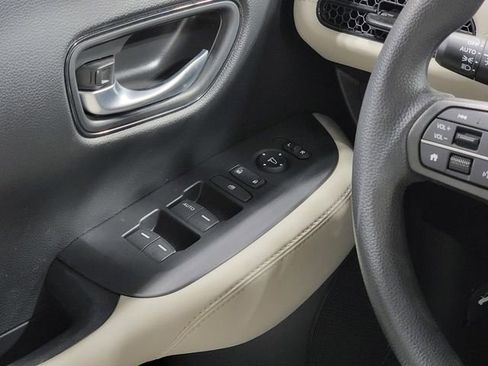 New 2026 Honda HR-V LX image 24