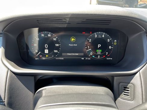 New 2025 Land Rover Discovery Dynamic SE image 27