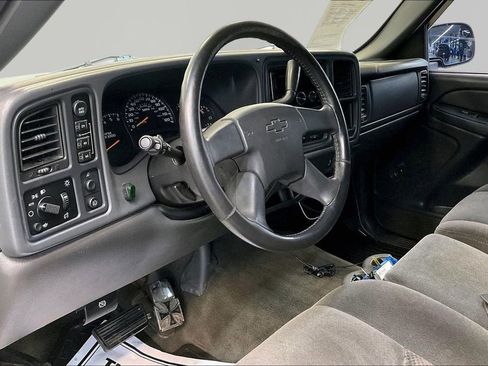 Used 2005 Chevrolet Silverado 1500 LS w/ Light Duty Power Package AWD/4WD image 16