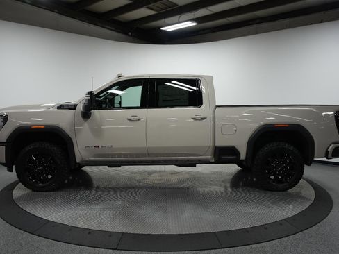 New 2026 GMC Sierra 2500 AT4 w/ AT4 Premium Plus Package image 5