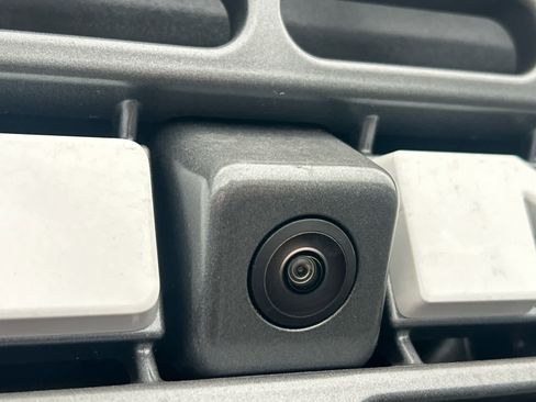 New 2025 Ford Bronco Badlands image 3