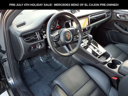 Used 2026 Porsche Macan AWD/4WD image 15