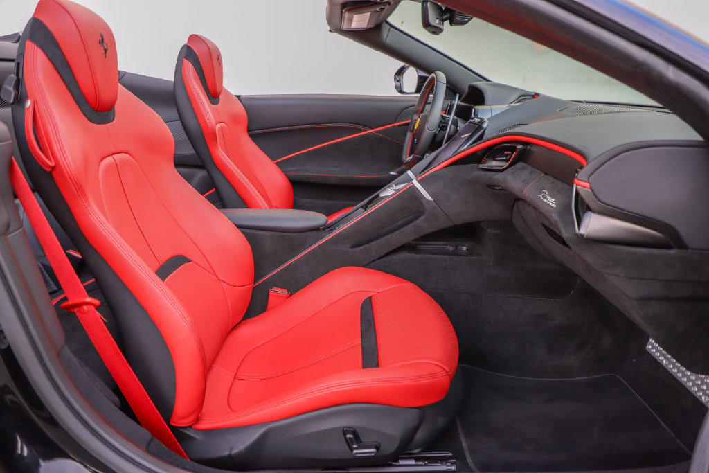 Certified 2025 Ferrari Roma Spider RWD image 65