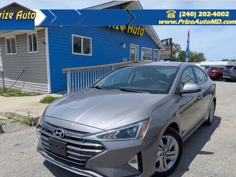 Used 2020 Hyundai Elantra SEL w/ Winter Weather Package FWD image 1
