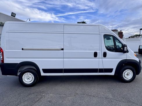 Used 2025 RAM ProMaster 2500 w/ Storage Group image 10