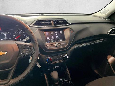 Used 2023 Chevrolet TrailBlazer LS FWD image 8